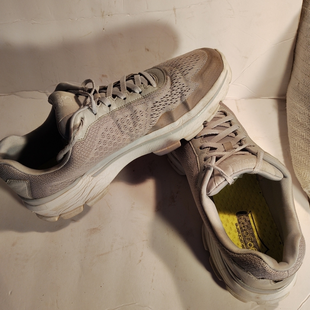 Sketchers Size 11 Men's Sneakers